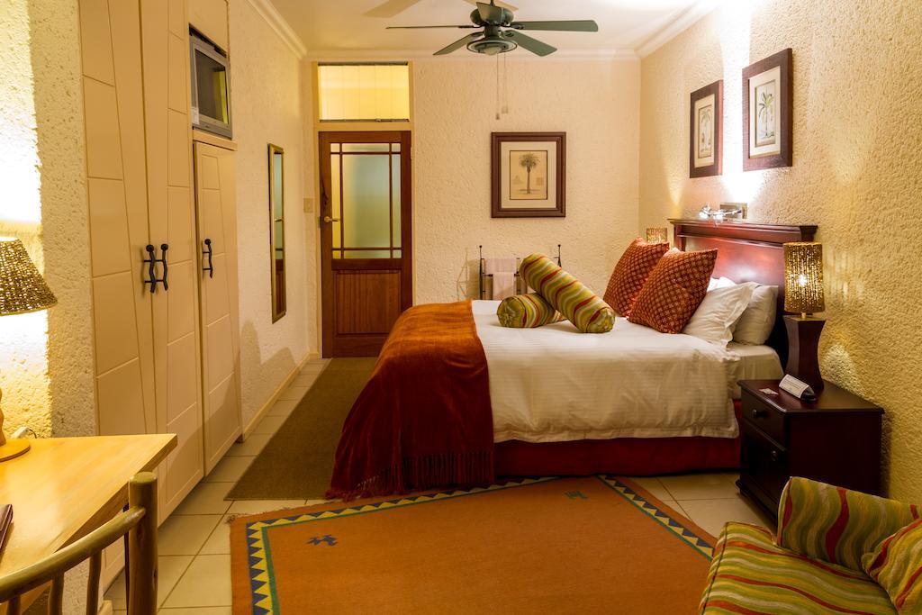 Joern'S Gaestehaus Mbombela Cameră foto